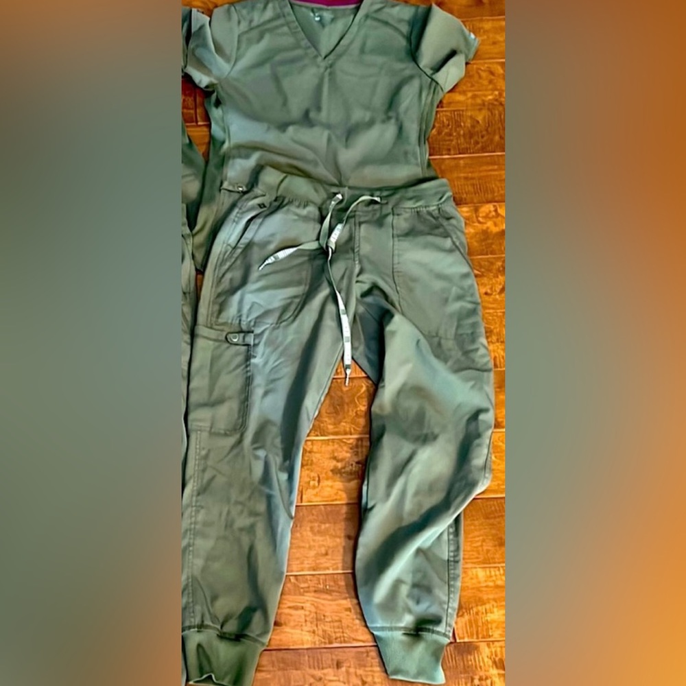 Medcouture green scrub set